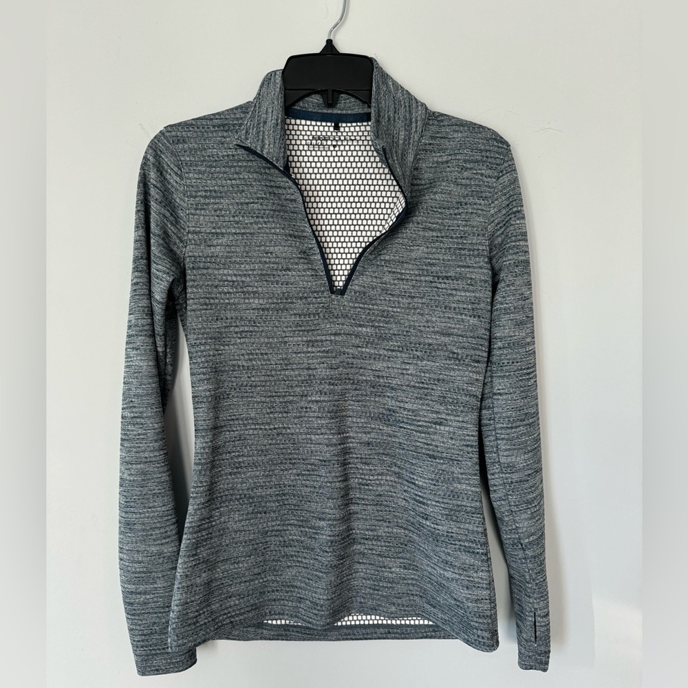 Women’s Nike Dri Fit Quarter Zip Pullover Gray Jacket Size Small Thumb Holes